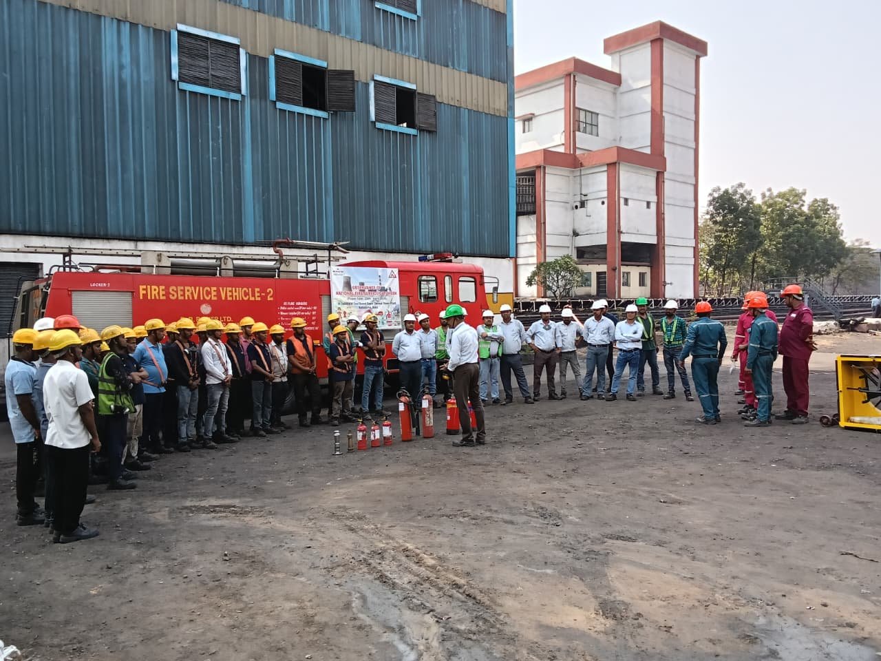 Industrial plant maintenance activity carried out by a coordinated site team